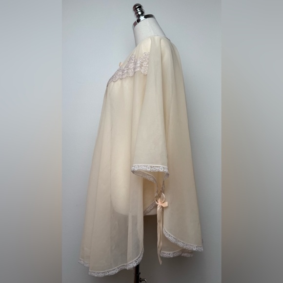 Vintage 60’s Mistee Peach Nylon Sheer Bed Cape Jacket Lingerie Medium - Picture 4 of 14